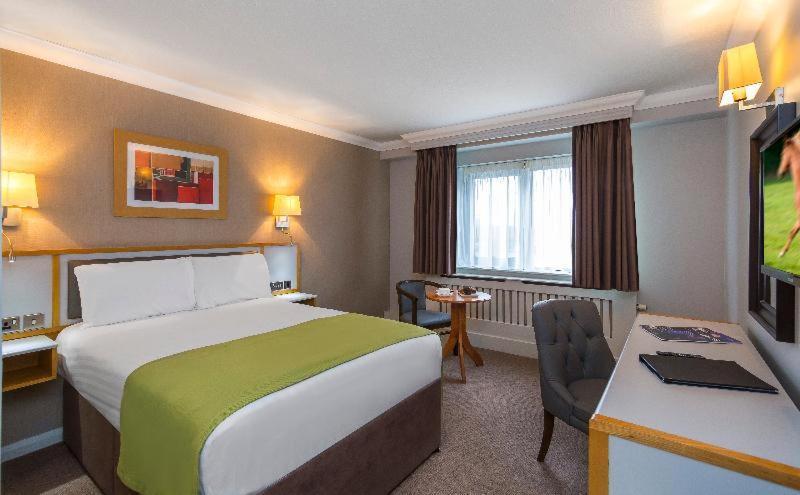 Limerick City Hotel Стая снимка